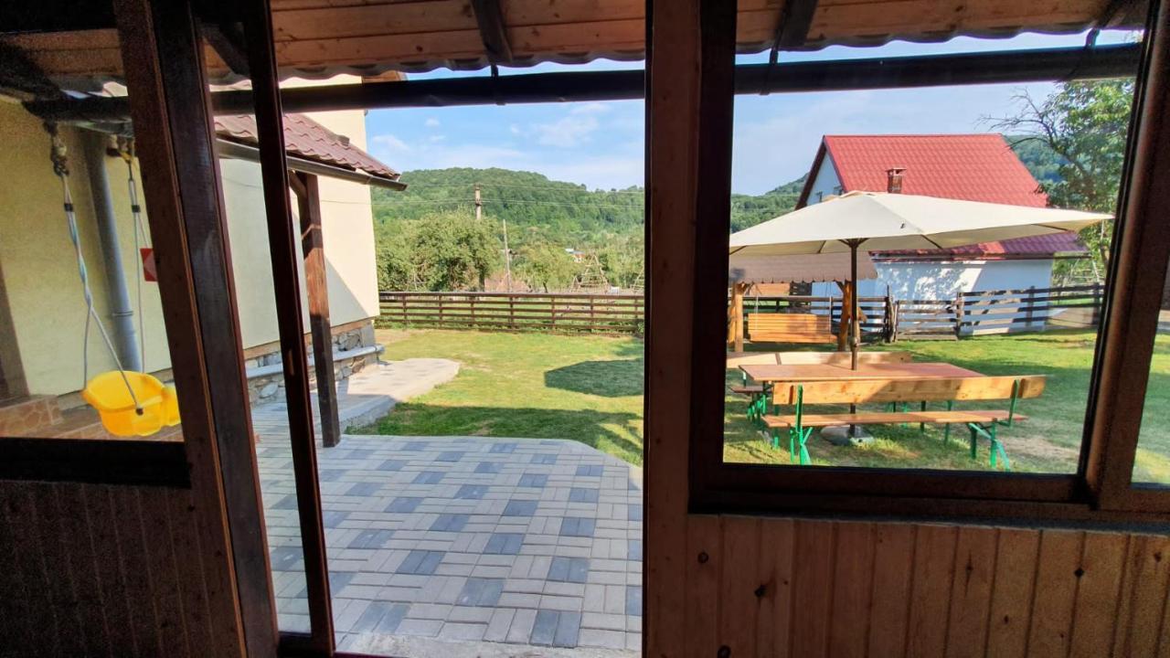 Popasul Galesean Hotel Galesu Eksteriør billede